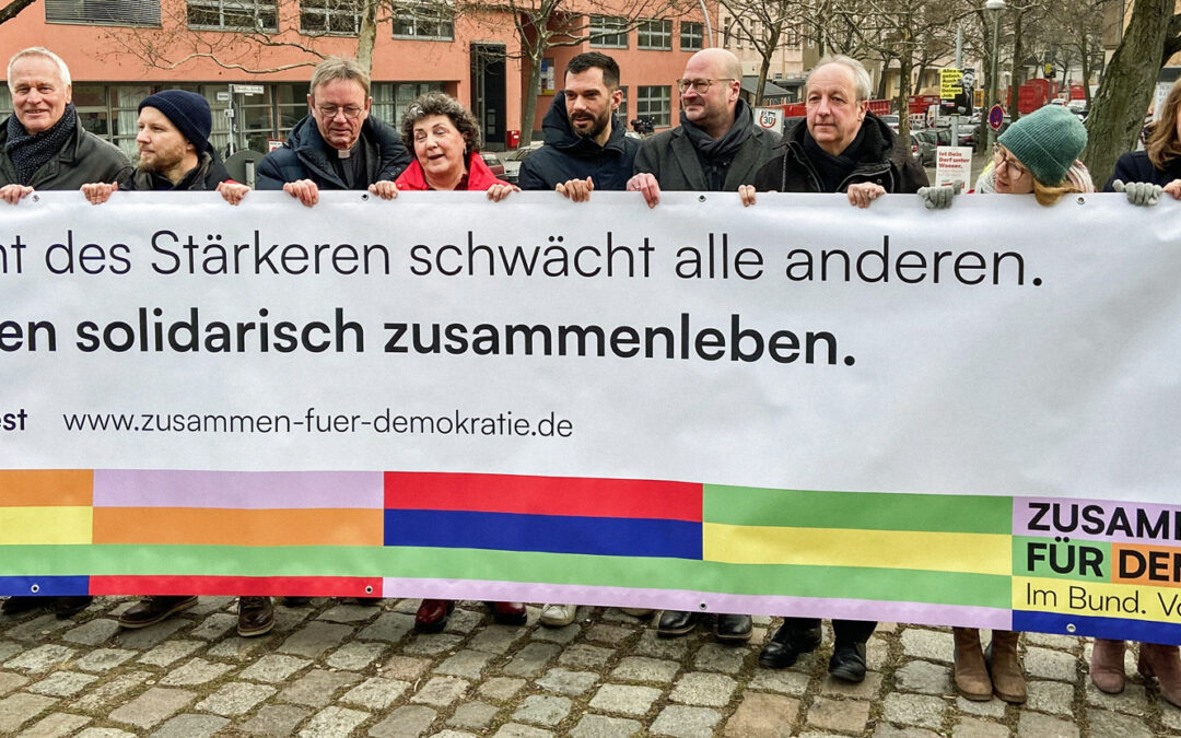Bündnis „Zusammen für Demokratie“ startet Aktion – auch Kirchen dabei