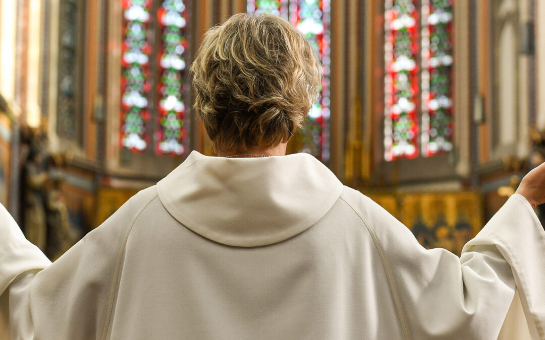 Dokumentation zu Frauen mit Priesterwunsch: Rebellinnen vor dem Herrn