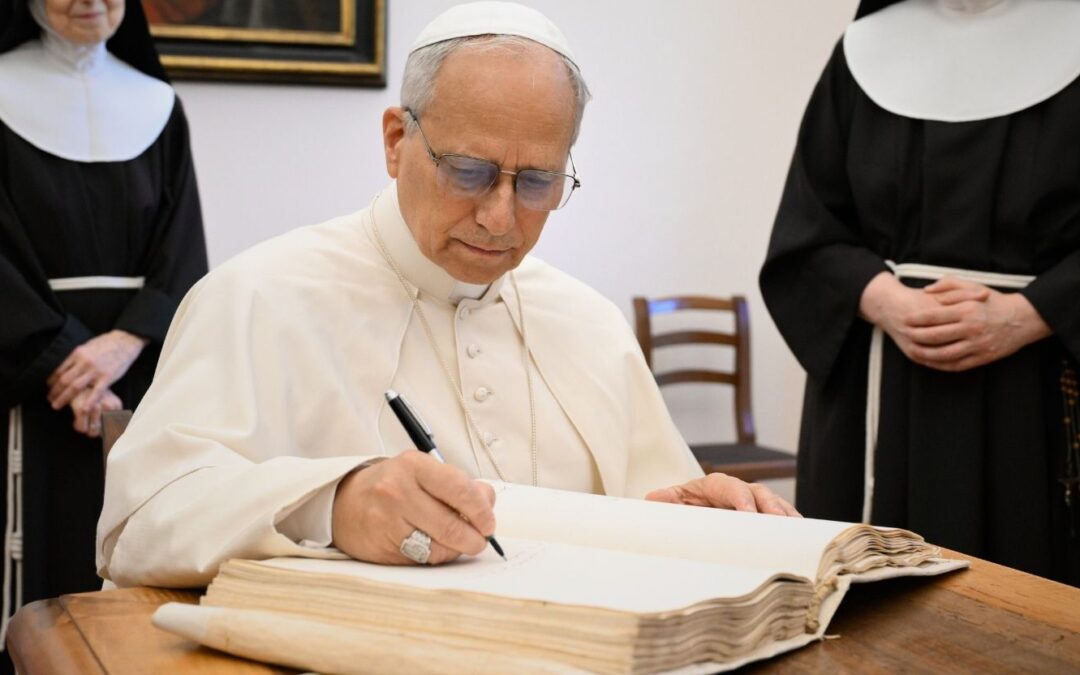 Erstes Buch mit Texten von Papst Leo XIV. erschienen